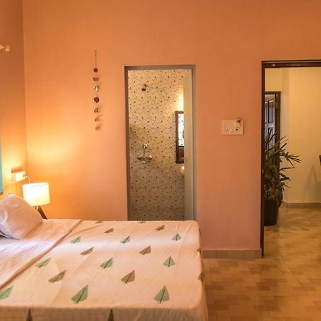 Hotel Coco Moon Morjim Exterior foto