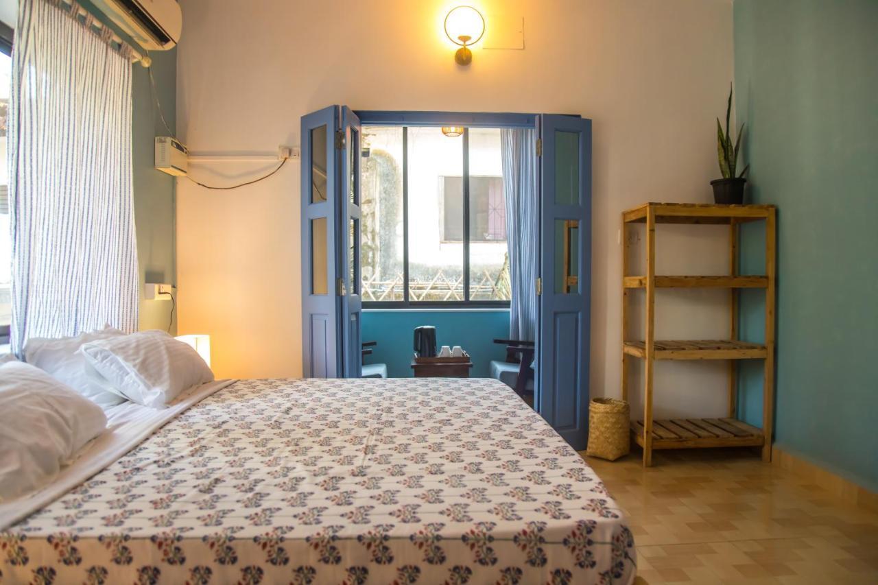 Hotel Coco Moon Morjim Exterior foto