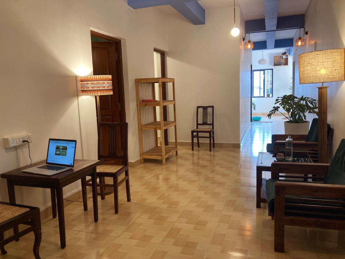 Hotel Coco Moon Morjim Exterior foto