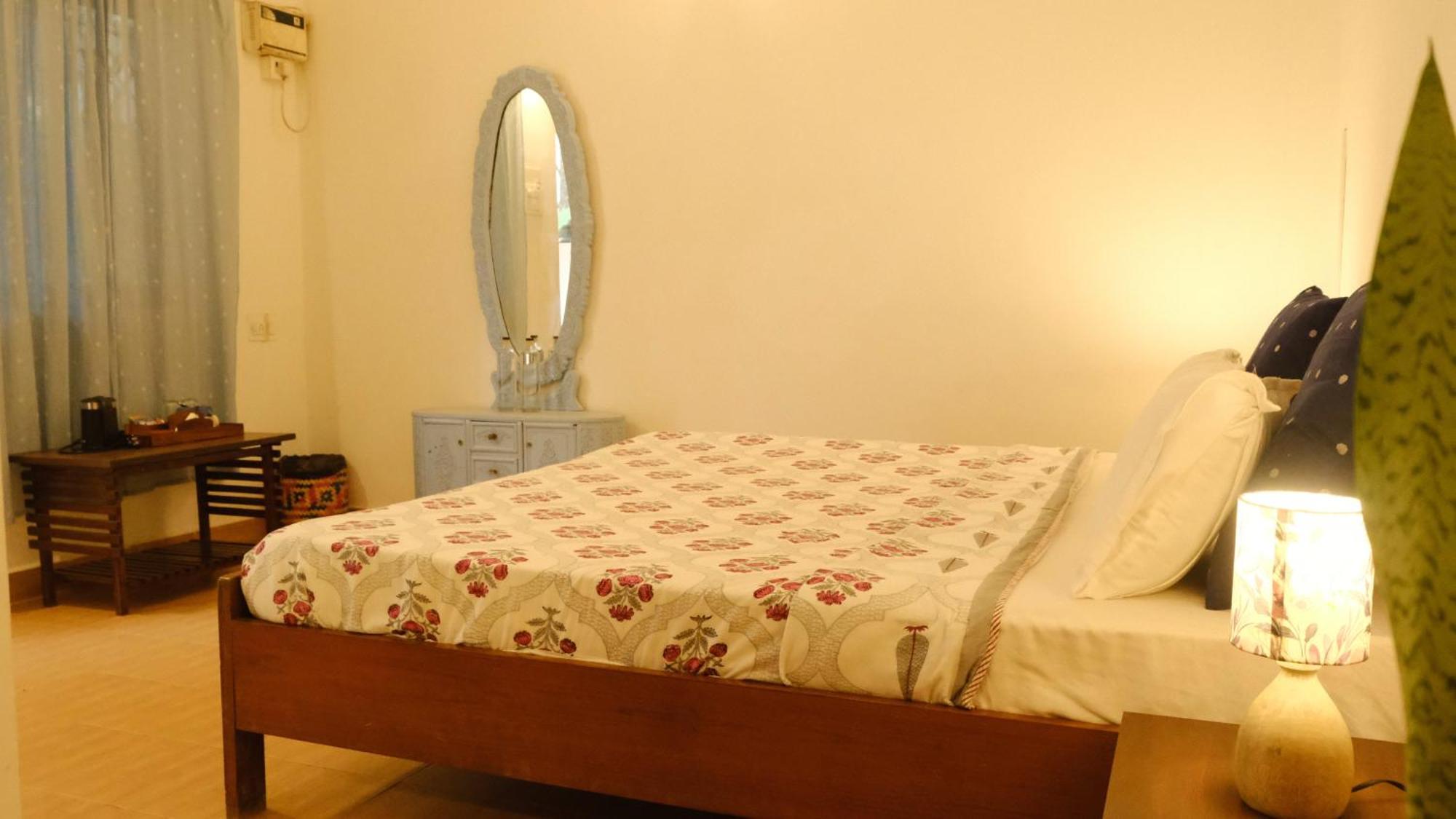 Hotel Coco Moon Morjim Exterior foto